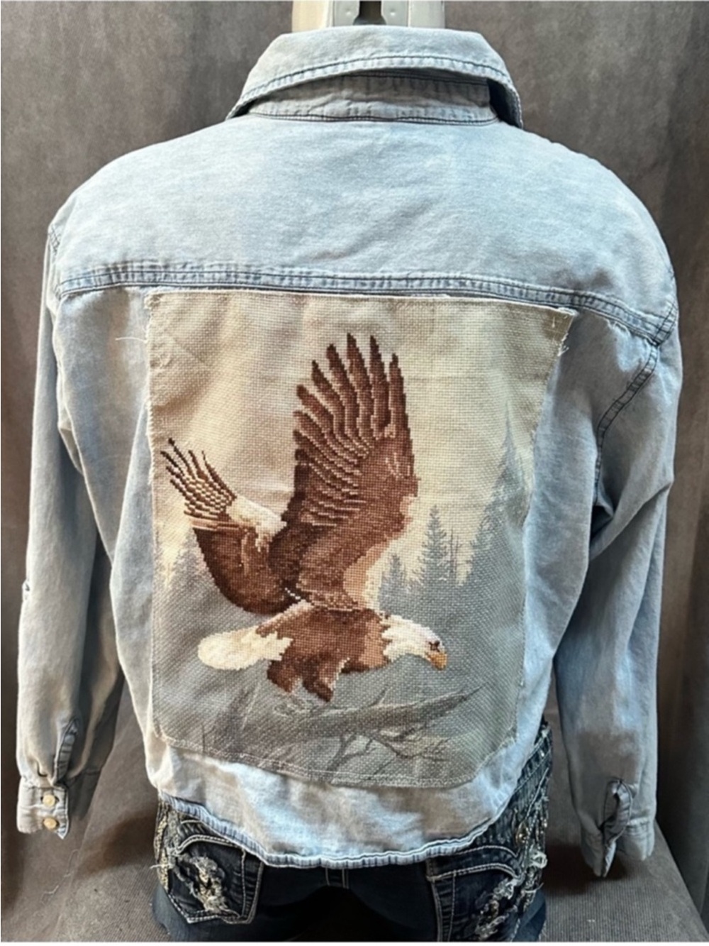 Chambray shirt with eagle needlepoint medium